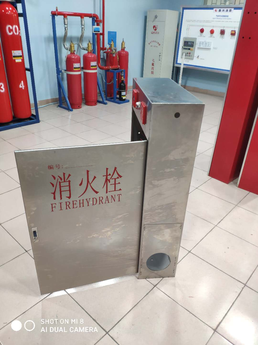 消火栓箱SG24C65Z-J內一般配備什么？怎么購買消火栓箱？
